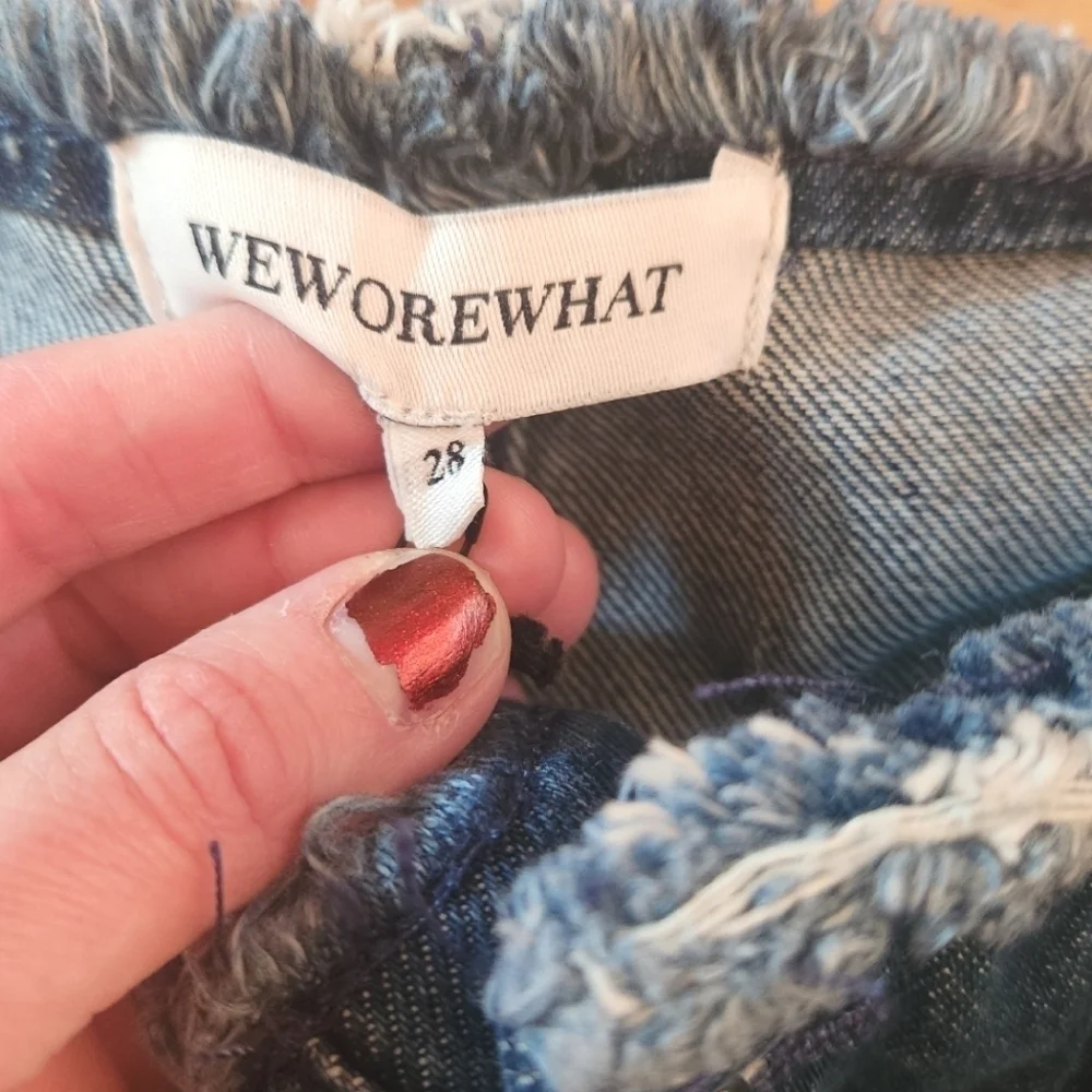 NWT WeWoreWhat Frayed WB Straight Jean in True Blue, Size 28